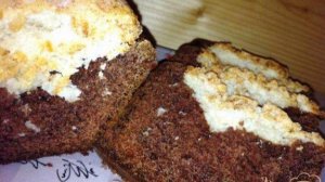 Шоколадный кекс с кокосом.