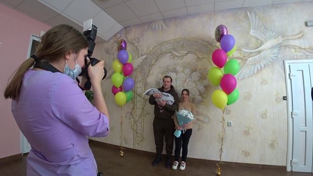 Выписка из роддома.mp4 смотреть онлайн