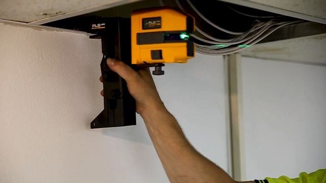 PLS180G Green Beam Line Laser смотреть онлайн