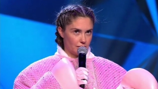 "Я обиделась": Агата Муцениеце огорчена быстрым вылетом из шоу «Маска» смотреть онлайн