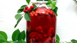 Компот из черешни и клубники