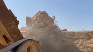 Строительство, дробление щебёнки