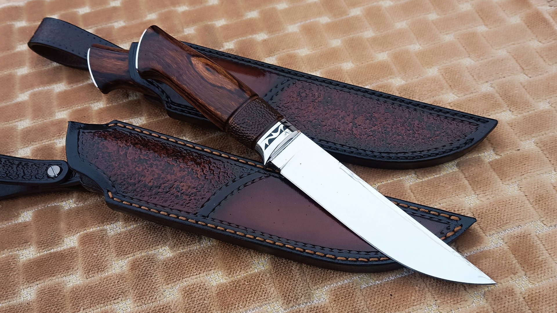 Обзор на два свободных ножа из стали S90V смотреть онлайн