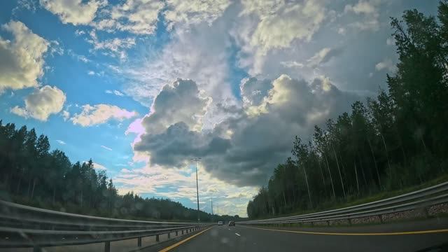2024.07.20 Пролёт по М11 от Бологое до Петергофа меж облачков и туч 4K  неВЕЛО