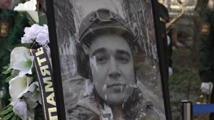 В Симферополе простились с военкором А. Федорчаком, который погиб в ЛНР в результате удара ВСУ.