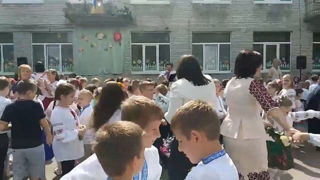 Прем'єра авторської пісні Школа   ляля  25 05 2018р