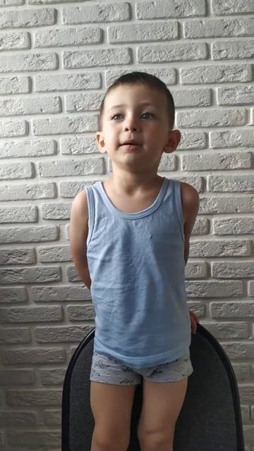 Назарчик приколист. Поздравляем бабушку. И бабушка напукала))))