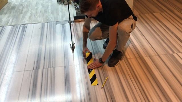 Подготовка поверхности универсальным очиститель Cleaner S от компании WEICON смотреть онлайн