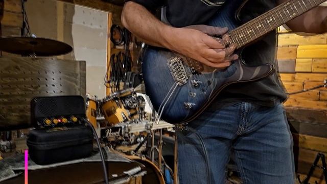 CFG TuneBoy Mini Amp Showcase: Electric Guitar’s Best of Both Worlds - Clean & Distorted смотреть онлайн