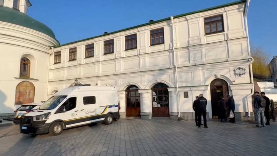 Проявление сатанизма: силовики захватили пещеры с мощами в Киево-Печерской лавре