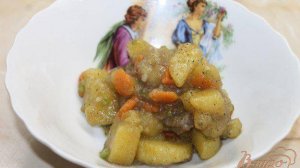 Тушенный картофель с овощами и утиной грудкой