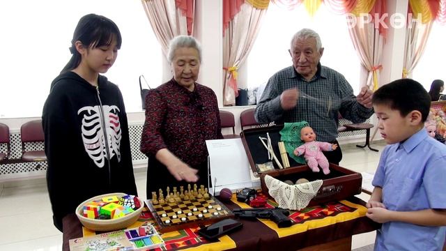 Сюжет Сайды Куо Рожиной и Ивалины Домотовой о выставке юных коллекционеров