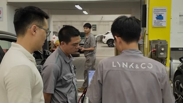 Купили БУ Zeekr 001 на 30 дешевле  поиск всех косяков! Обзор и тест драйв авто из Китая Зикр 001