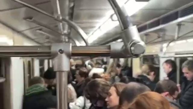 🚇Не было движения на Люблинско-Дмитровской линии, поезда стояли около получаса🚇