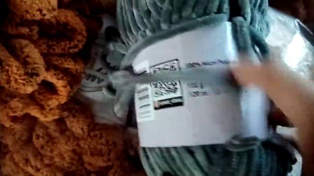 Обзор пряжи Аlize puffy "Тигр" и YarnArt Dolce "темно-серый" смотреть онлайн