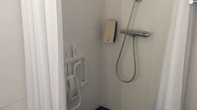 Hotel Holiday Inn Paris-France смотреть онлайн