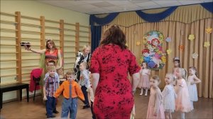 Праздник в садике 8 марта 2025