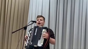 Два кусочека колбаски