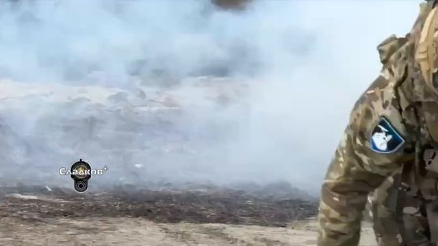 Морпехи СФ группировки Днепр тренируют высадку с воды.