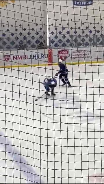 я играю в ХОКЕЙ смотреть онлайн