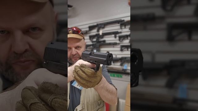 HK USP 9 V1