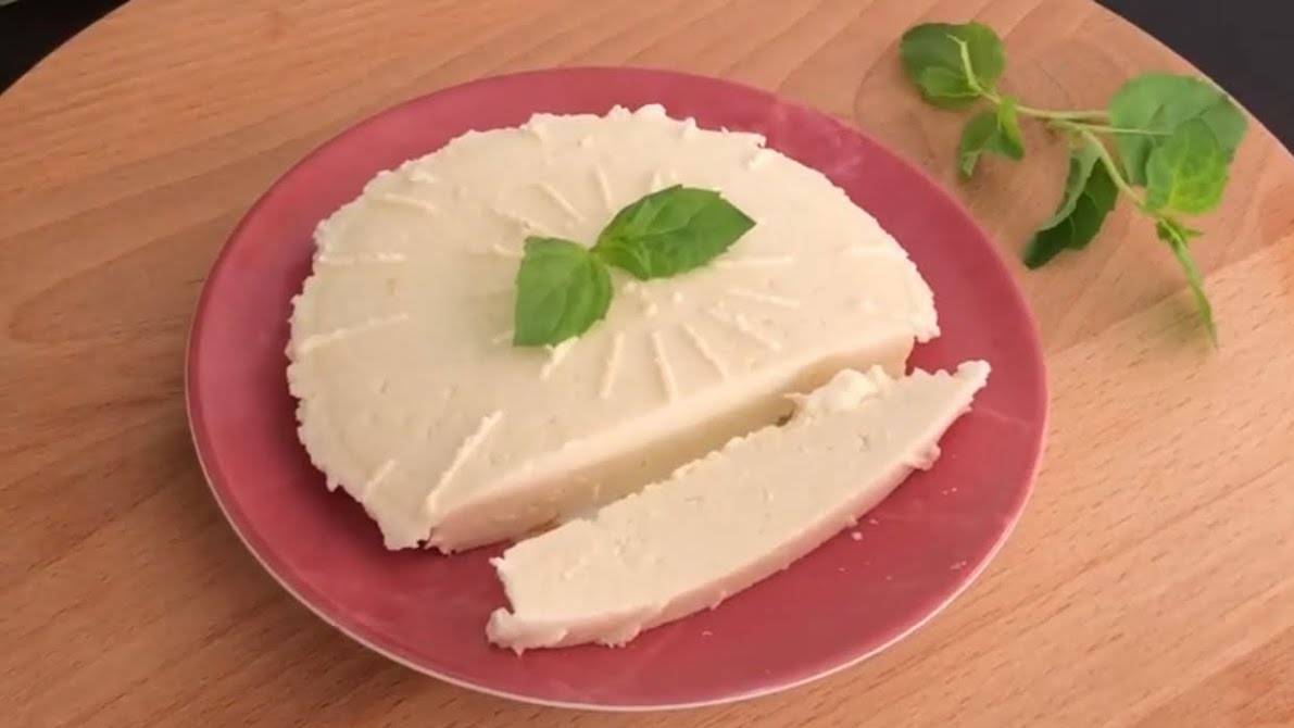СЫР ДОМАШНИЙ 🧀 САМЫЙ ПРОСТОЙ и ЛЁГКИЙ способ приготовления. Как сделать Домашний сыр из молока.