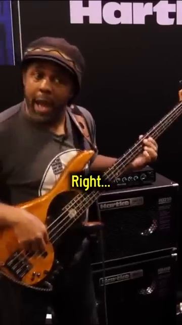 Вот почему он - лучший басист в мире!