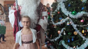 Утренник Юля 18.12.24 (2 часть).mp4