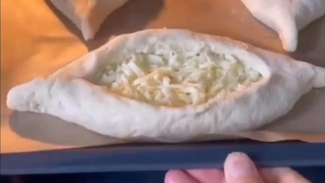 Хачапури по - Аджарски, полный рецепт смотрите у меня  на дзен канале , ссылка ниже