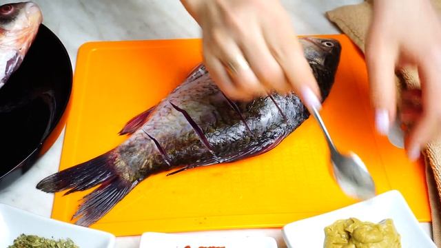Карась в духовке с овощами! ПАЛЬЧИКИ ОБЛИЖЕШЬ!!!