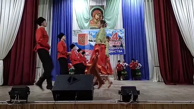 ансамбль Любо-Мир танец Казачий парный #upskirt#казачий#танец