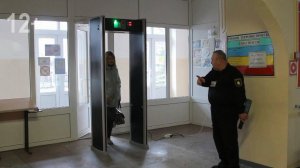 ЕГЭ сдают родители старшеклассников