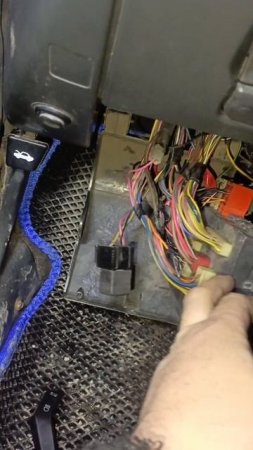 Бобер 🦫 о курва.🤣🤣🤣😁 погрыз провода #automobile #ремонт #топ #автомобильнаторгах #ремонттойота