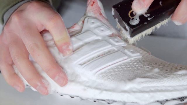 How to clean Adidas ULTRA Boost WHTE vs STRAWBERRIES and CREAM -Crep Protect Cure -EXTREME TEST 4