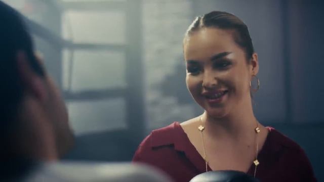 Ulug'bek Qodirov- Onajonim смотреть онлайн