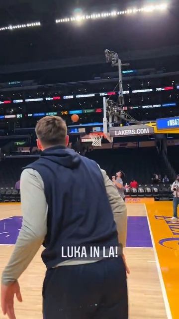 @lukadoncic gets loose in LA for @dallasmavs @nbaontnt action! смотреть онлайн