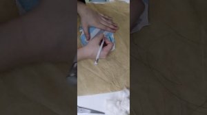 Жёлтая кукольная кроватка