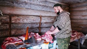 ДЕРЕВЕНСКИЙ ЧЕЛОВЕК ПРОКОРМИТ СЕБЯ САМ ｜ ПРИБИРАЕМ СВИНУЮ ТУШУ ｜ МОЖНО ОБОЙТИСЬ БЕЗ МАГАЗИНА