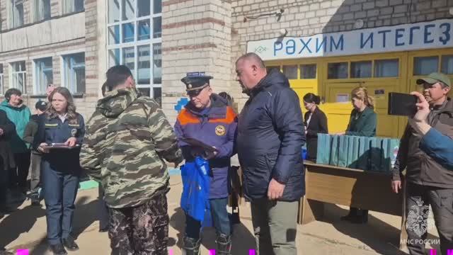 Жители башкирской деревни Азово награждены за спасение односельчан во время ЧС