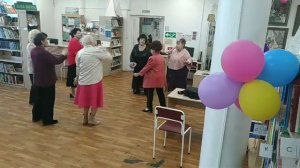 Лишь так умеешь ты любить, поёт Идрисова  Ася, танцуем все, с лидером группы Посиделки.