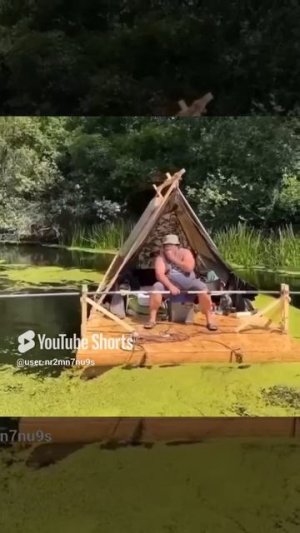 построил плот и поплыл