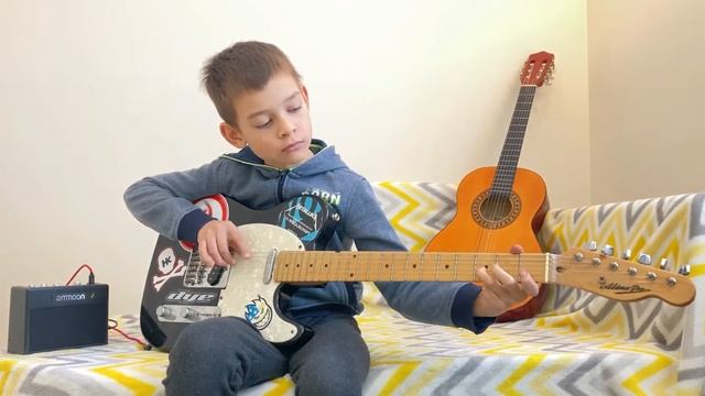 Tony Igy  -  Astronomia (Solo on guitar)