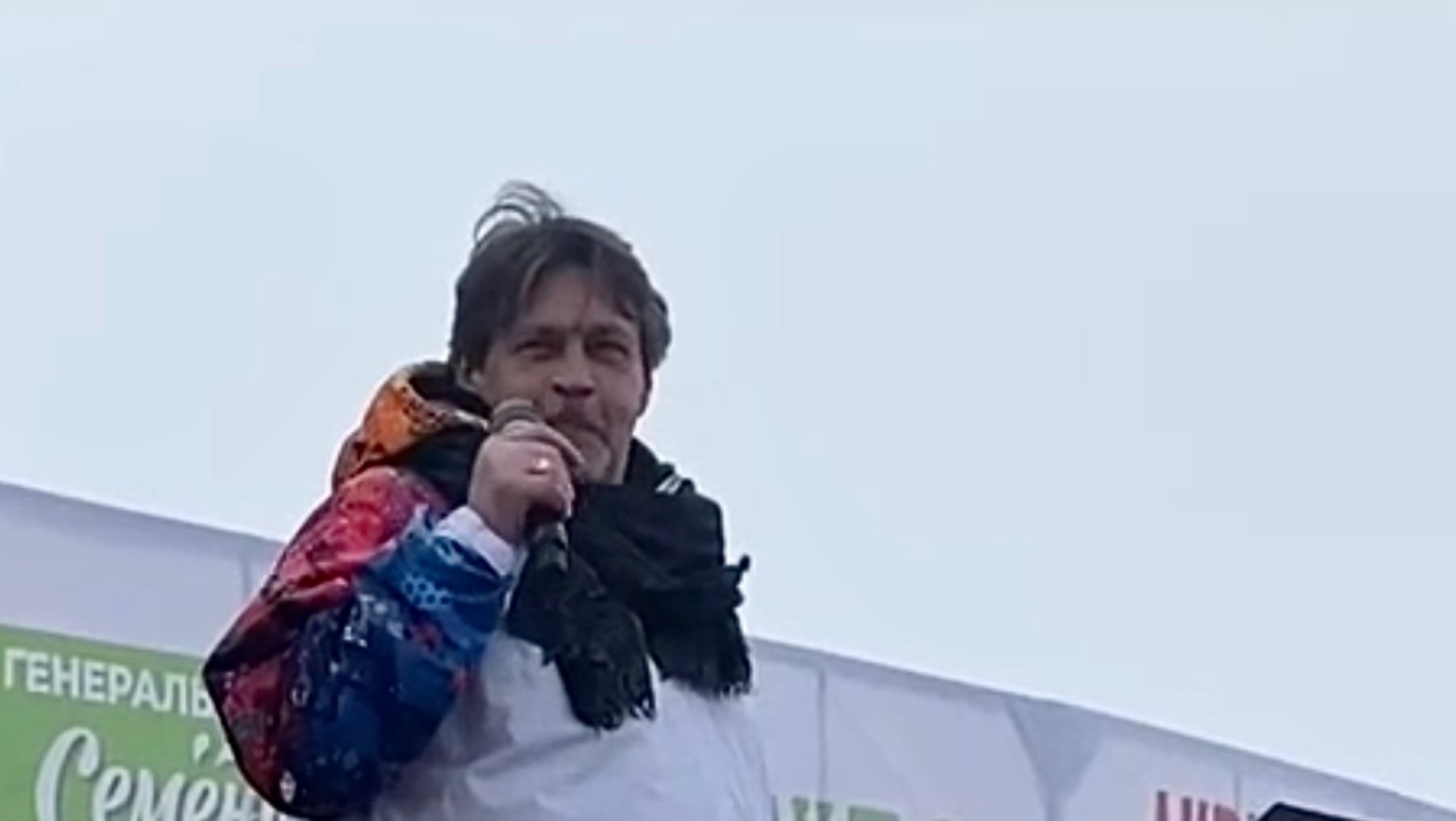 Победители Байкальской рыбалки, поймали 2,8 кг!!!! Круто! Гость фестиваля Александр Домогаров.