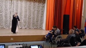 Отрывок."Позади крутой поворот".Запись с концерта волонтёров в геронтологической центре.