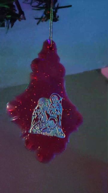 #christmastree #christmas #balls #bells #ribbons #lights #stars #star #holyfamily смотреть онлайн