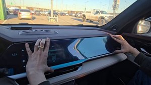 Установка - наклейка защитного гибридного гидрофобного стекла на Geely Monjaro своими руками