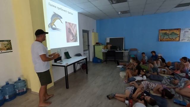 ЗМИЯ ПРИ ДЕЦАТА! Snake among children #herping #animals #reptiles #herpetology#snake#school#zoology смотреть онлайн