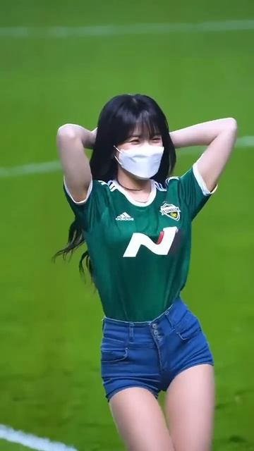 ТИКТОК - Phut Hon смотреть онлайн