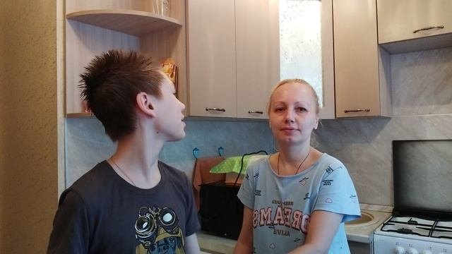 Тёма приехал домой от бабымамы с мешком подарков 😊
