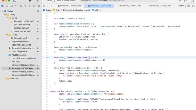 iOS Swift UIKit Tutorial   #１７😊　「 Working with a Dynamic DataSource 」
